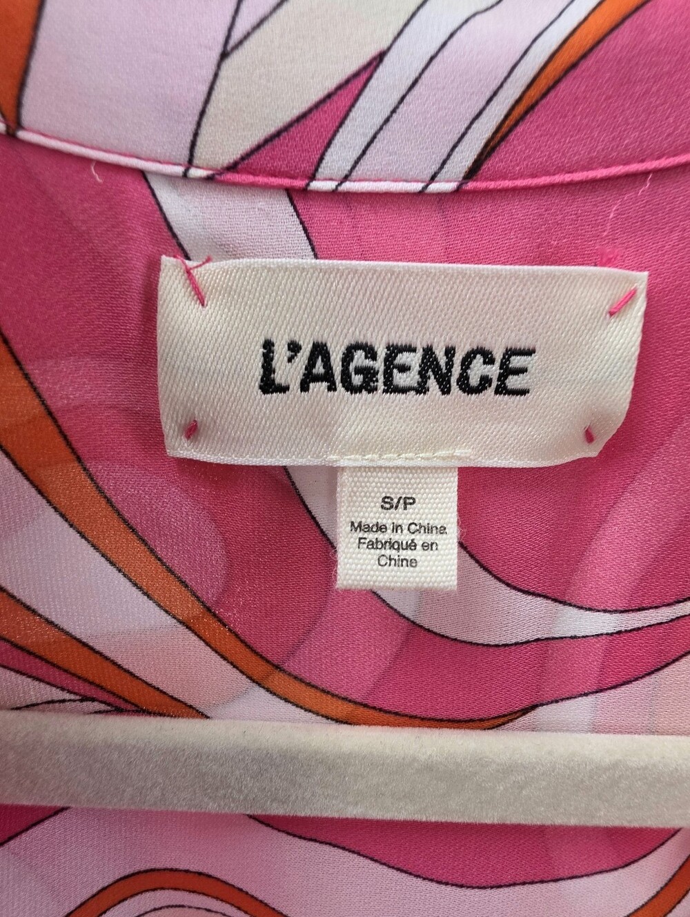 L'AGENCE Nina Long Sleeve Blouse In Orange & Rose Abstract Swirl - Picture 5 of 13